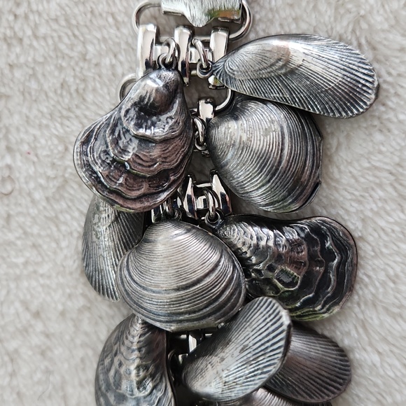 Napier Vintage 30 Clam Shell Bracelet Brass Silver Tone Plate 7 1/2 in Long - Picture 4 of 8